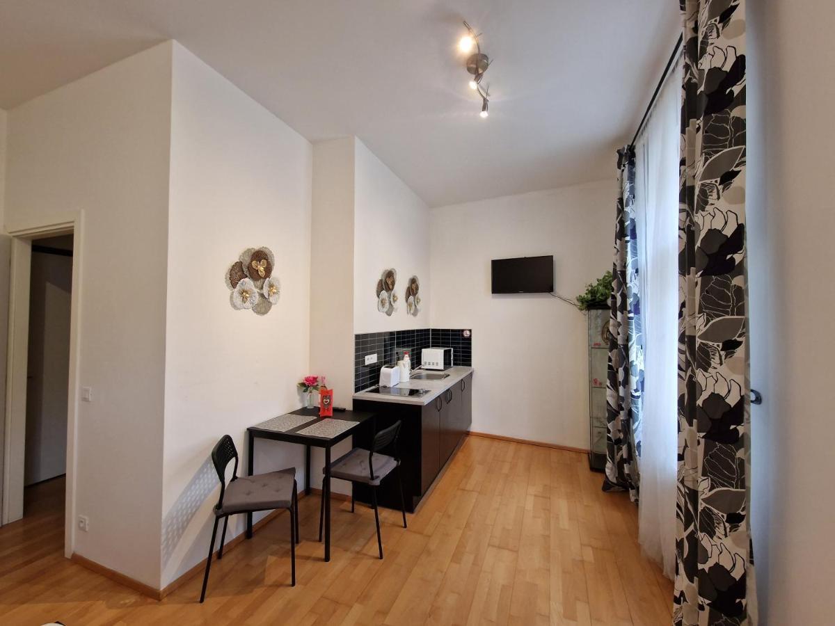 Reznicka Apartments, Prague